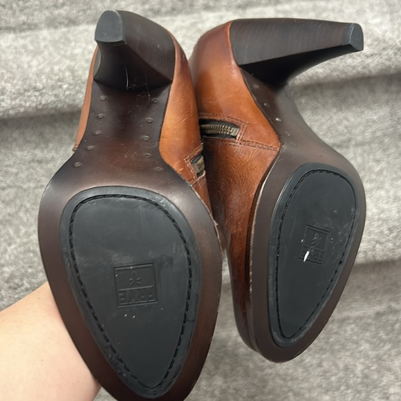 Never worn Frye knee high boots - Picture 8 of 8